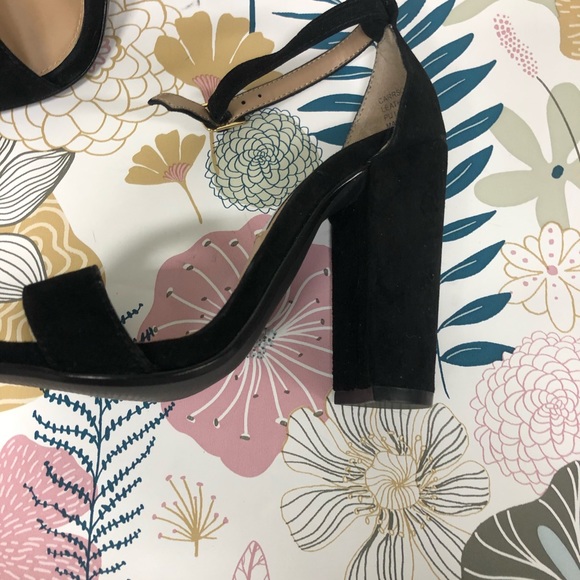 Black Heels - Picture 5 of 5